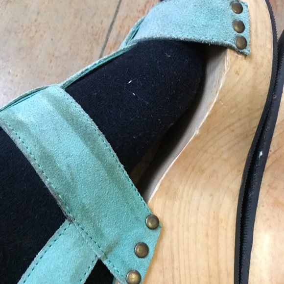Green Suede Wooden Platform Wedges - Picture 9 of 13